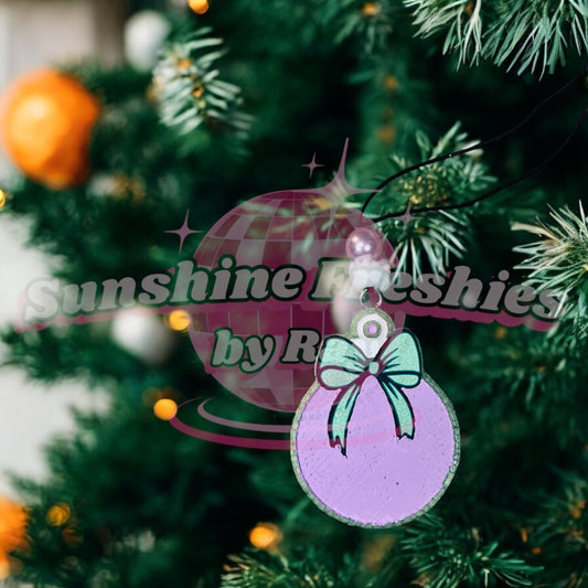 Ornament w/ Bow Freshie