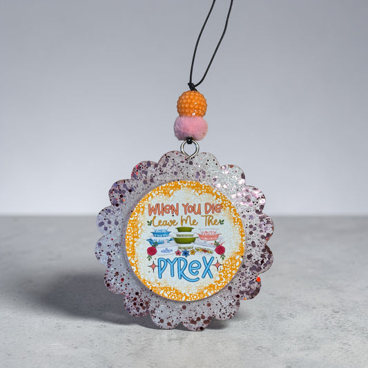 Give me the Pyrex Scalloped Freshie